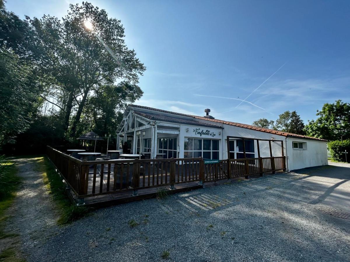 Les Cabanes Du Lac Vandré Exterior foto